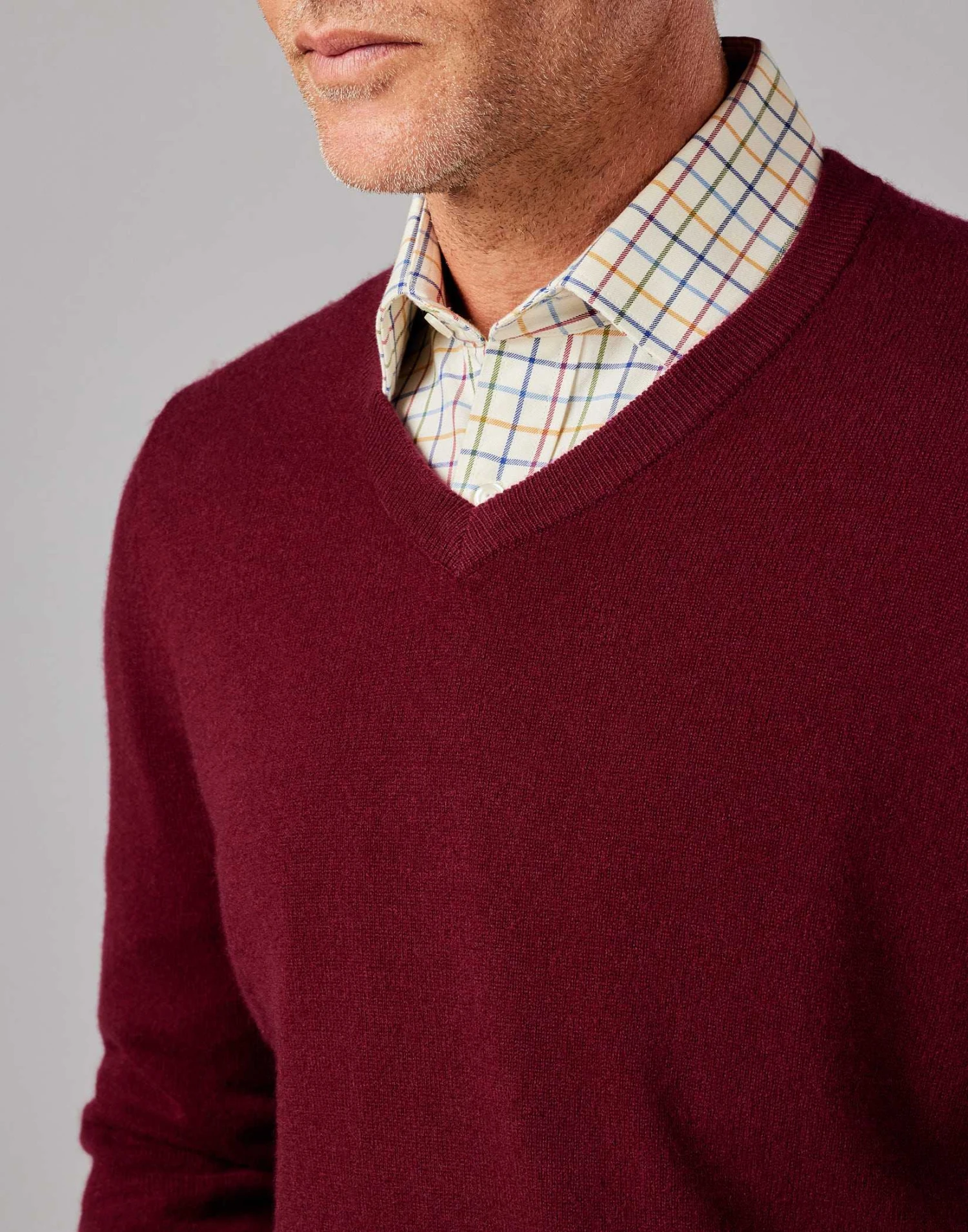 Cashmere V Neck Jumper - Burgundy 6 Cashmere V Neck Jumper - Burgundy - Image 4